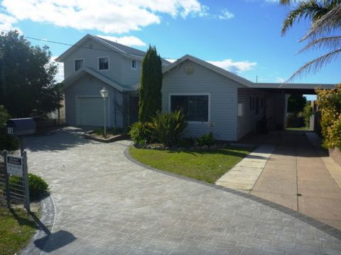 Hedgehog House - Kempsey Accommodation 0