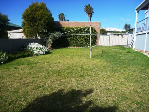 Hedgehog House - Kempsey Accommodation 4