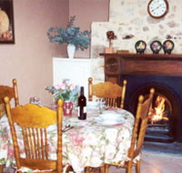 Burdett's Waratah Cottage - Kempsey Accommodation