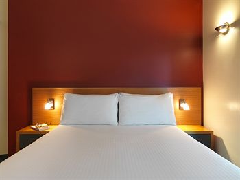 Ibis Melbourne Little Bourke Street - Kempsey Accommodation 1
