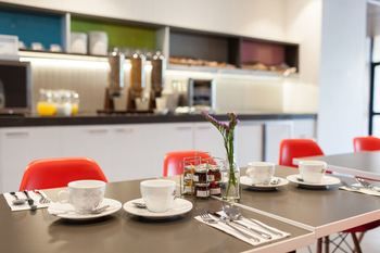 Abode By Easystay - Kempsey Accommodation 24