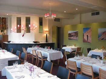 Best Western Plus The Tudor-Box Hill - Kempsey Accommodation 8