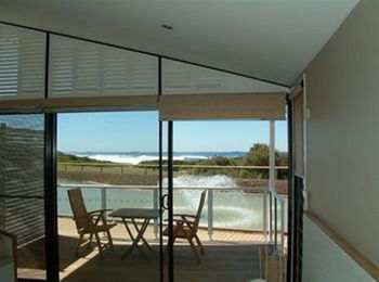Caves Beachside Hotel - Kempsey Accommodation 1