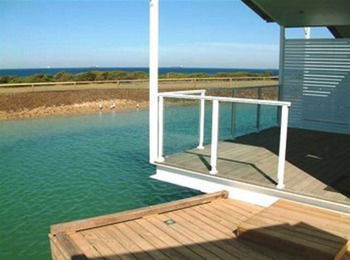 Caves Beachside Hotel - Kempsey Accommodation 2