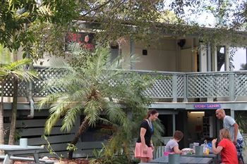 Nomads Noosa Backpackers Hostel - Kempsey Accommodation 2