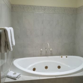 Eltham Gateway Hotel - Kempsey Accommodation 16
