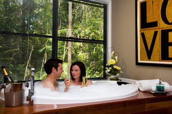 Amore On Buderim Luxury Rainforest Cabins - Kempsey Accommodation 18