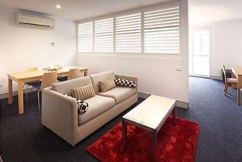 Crown On Darby - Kempsey Accommodation 5