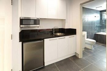 Crown On Darby - Kempsey Accommodation 6