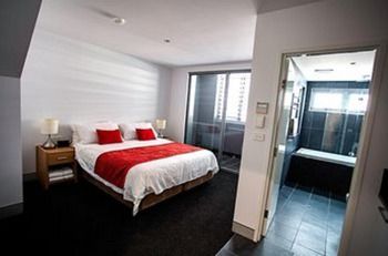 Crown On Darby - Kempsey Accommodation 9