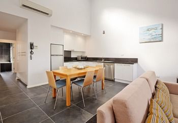 Crown On Darby - Kempsey Accommodation 14
