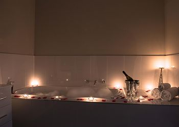 De'Vine Escape - Kempsey Accommodation 7