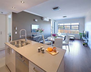 Zara Tower - Luxury Suites And Apartments - Kempsey Accommodation 2