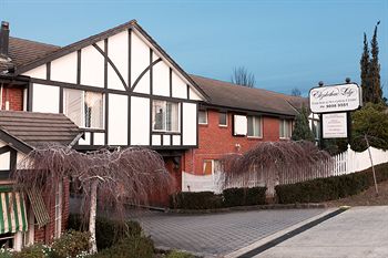 Elizabethan Lodge - Kempsey Accommodation 9