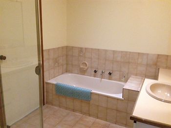 Australian Home Away @ Doncaster Elgar - Kempsey Accommodation 0