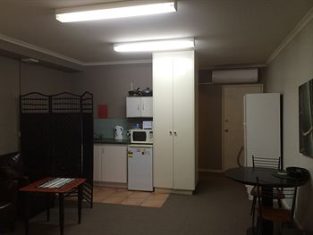 Box Hill Studios At Canterbury Gardens - Kempsey Accommodation 20