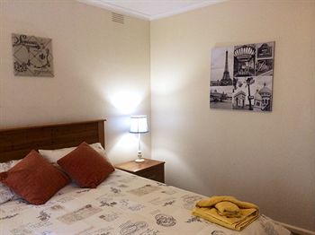 Australian Home Away @ Doncaster Grange Park - Kempsey Accommodation 4