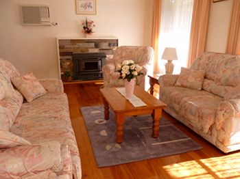 Australian Home Away @ Doncaster Grange Park - Kempsey Accommodation 15