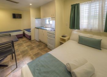 Alex Beach Cabins - Kempsey Accommodation 35