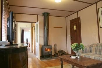 Steindorf Cottages - Kempsey Accommodation 8