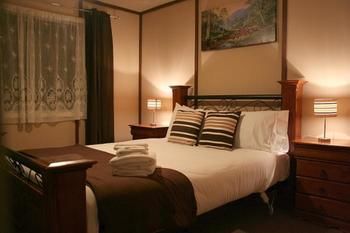 Steindorf Cottages - Kempsey Accommodation 9