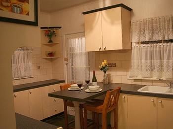 Tudor Cottages Mt Dandenong - Kempsey Accommodation 1