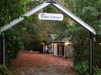 Tudor Cottages Mt Dandenong - Kempsey Accommodation 4