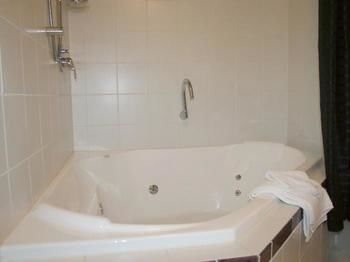 Tudor Cottages Mt Dandenong - Kempsey Accommodation 11