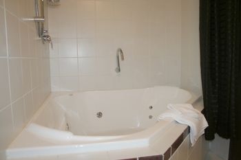Tudor Cottages Mt Dandenong - Kempsey Accommodation 13