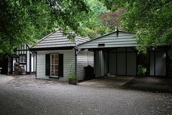 Tudor Cottages Mt Dandenong - Kempsey Accommodation 22