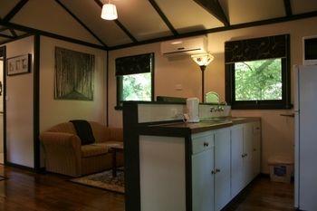 Tudor Cottages Mt Dandenong - Kempsey Accommodation 29