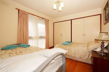 40 Thames Holiday Unit - Kempsey Accommodation 0