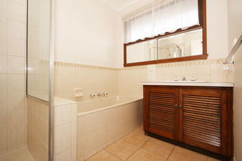 40 Thames Holiday Unit - Kempsey Accommodation 4