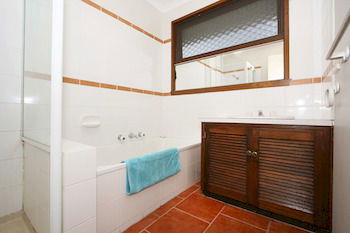 40 Thames Holiday Unit - Kempsey Accommodation 15