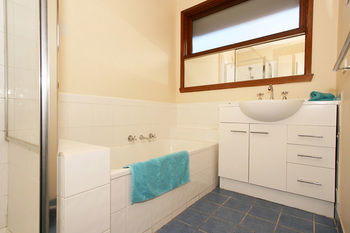 40 Thames Holiday Unit - Kempsey Accommodation 16