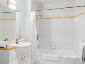 The Brighton Apartments - Kempsey Accommodation 6