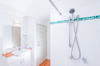 The Brighton Apartments - Kempsey Accommodation 8
