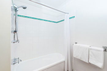 The Brighton Apartments - Kempsey Accommodation 10
