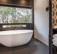 White Gates Cottage - Kempsey Accommodation
