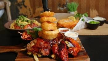 The Criterion Pub And Kitchen Carrington - Kempsey Accommodation 6