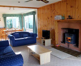 Castaway Cottage - Kempsey Accommodation 1
