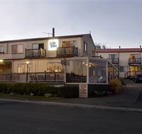 Amos House and Swansea Ocean Villas - Kempsey Accommodation
