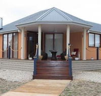 Aurora Cottages - Kempsey Accommodation