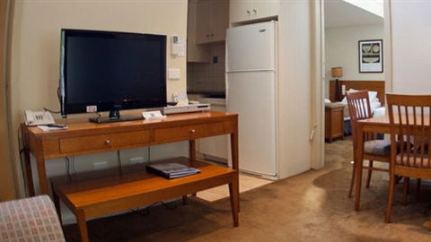 Alzburg Resort Mansfield - Kempsey Accommodation 4