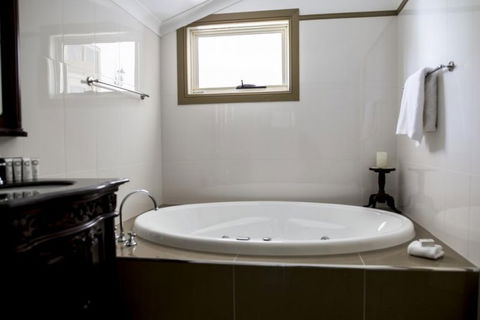 Bli Bli House Luxury Accommodation - Kempsey Accommodation 12