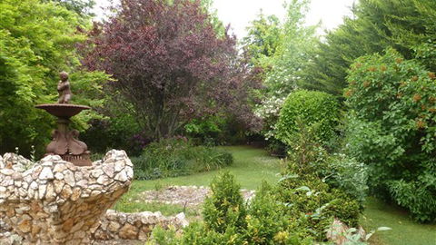 Annie's Garden Retreat - Kempsey Accommodation 3