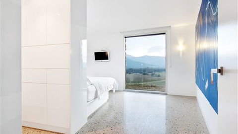 Feathertop Chateau - Kempsey Accommodation 6