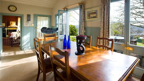 Hilltop Cottage - Daylesford - Kempsey Accommodation 0