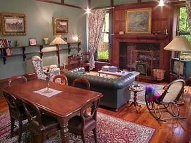 Buxton Manor - Musica Viva Apartment - Kempsey Accommodation 0