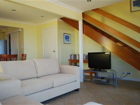 Castaway At Port Elliot - Kempsey Accommodation 2